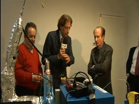 Energia pulita, rivoluzione italiana, la fusione fredda nucleare A Bologna l'ingegnere Rossi con il fisico Focardi presentano il catalizzatore di energia